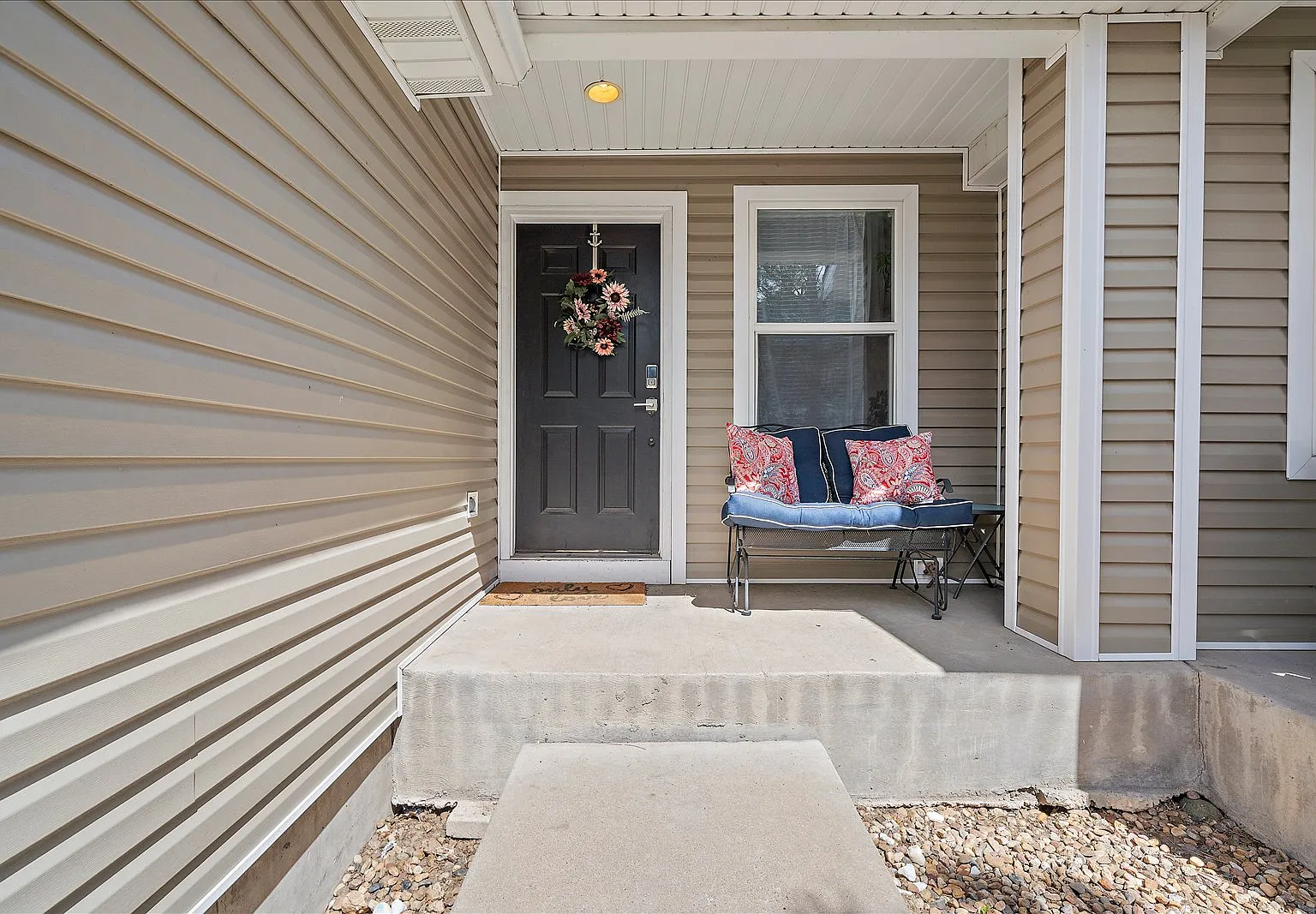 3 bed, 1240 sqft, $2,250 — Photo 2