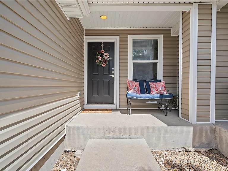 7858 S Kalispell Cir — Photo 2