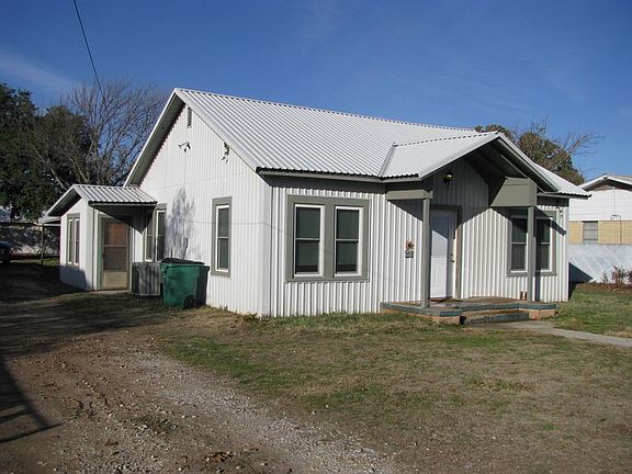 3rd image of 905 Hutchings St