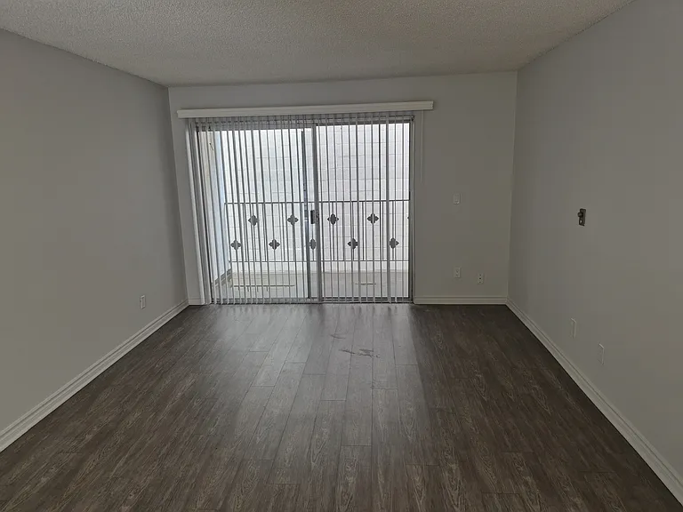 Crownwood Apartments — Photo 6