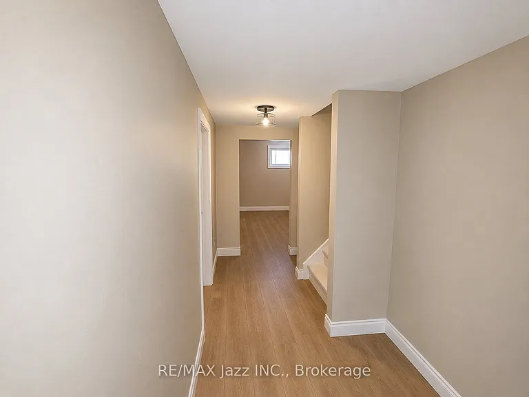 624 Stewart St #B — Photo 9