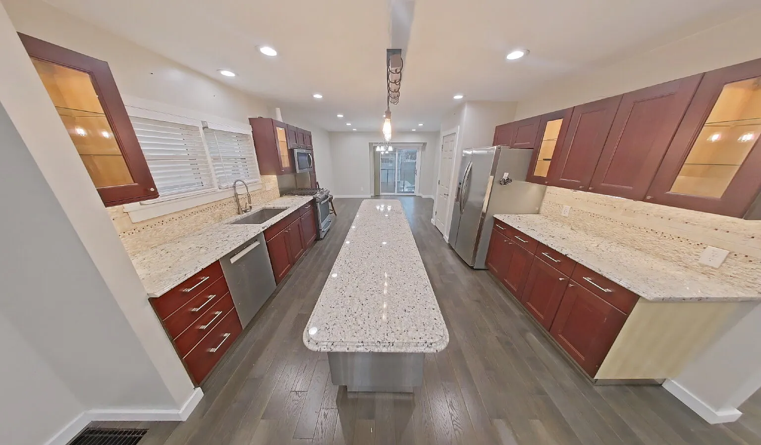 4 bed, 5.0 bath, 2146 sqft, $5,300 — Photo 3