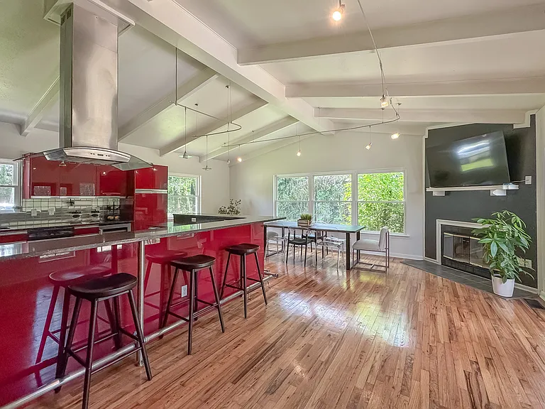 1044 Seminole Dr — Photo 41