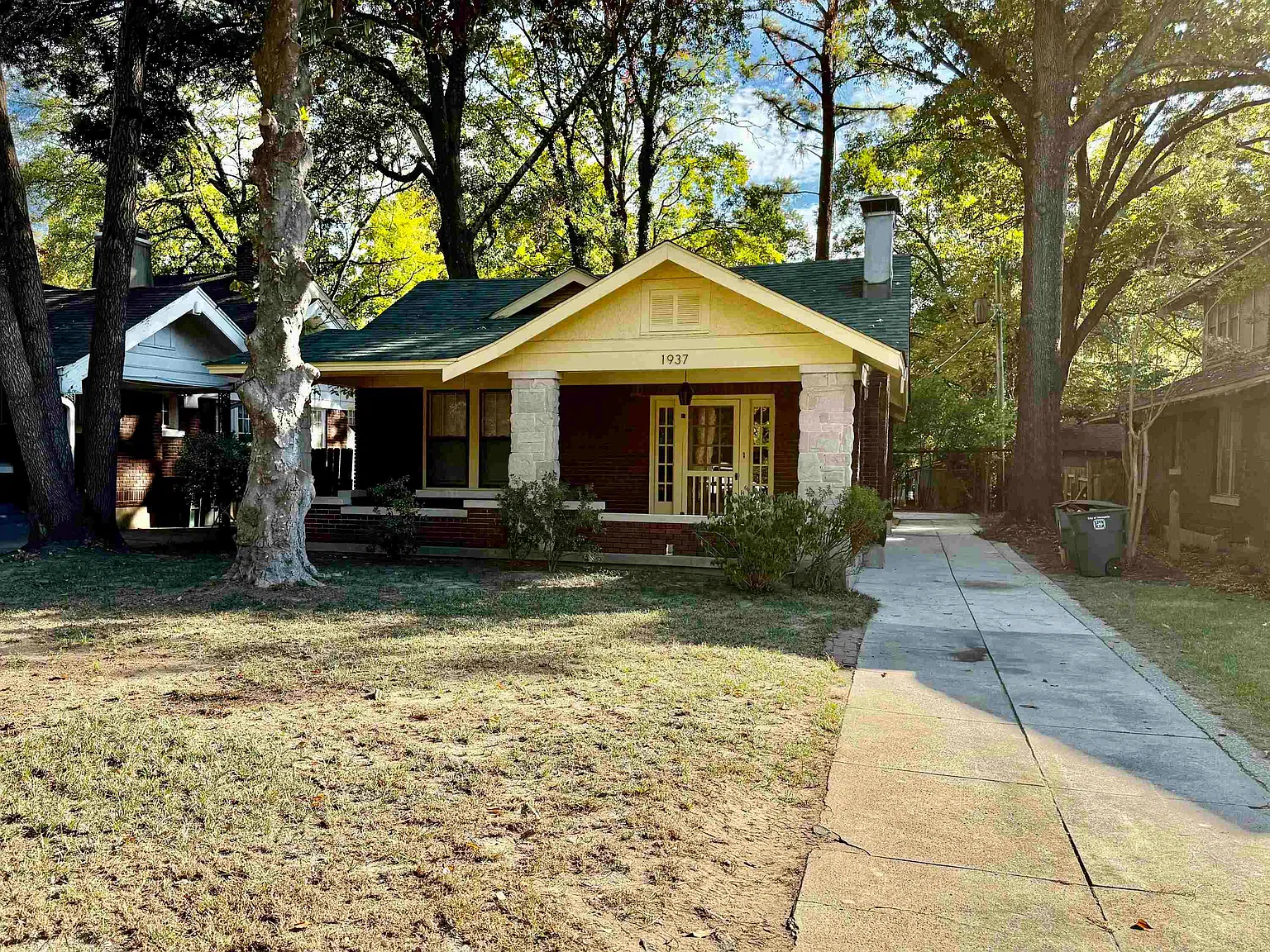 3 bed, 1.0 bath, 1316 sqft, $1,800 — Photo 1