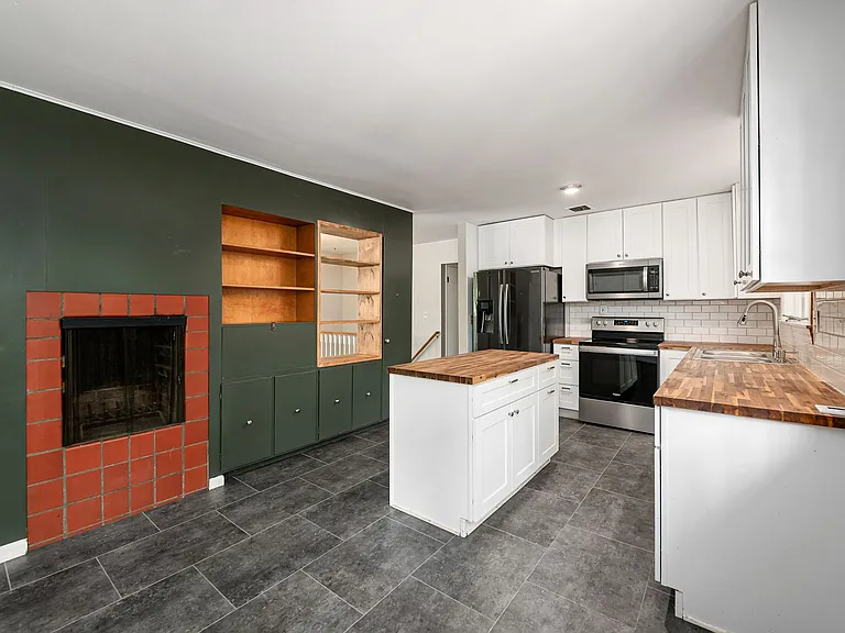 297 E Clearview Ave — Photo 9