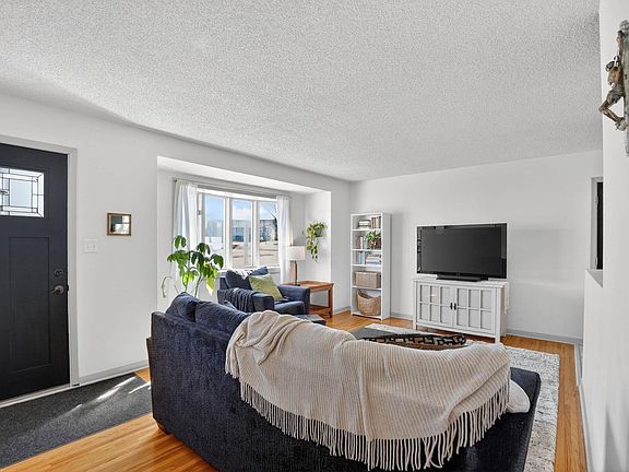 5th image of 3112 W 9th St