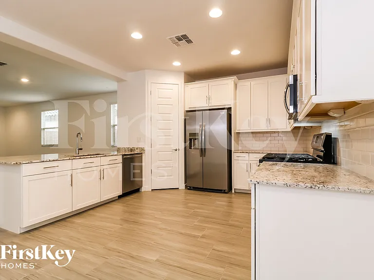 12516 W Kaler Dr — Photo 7