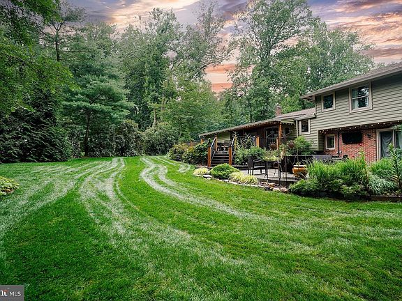 4th image of 2401 Walden Way