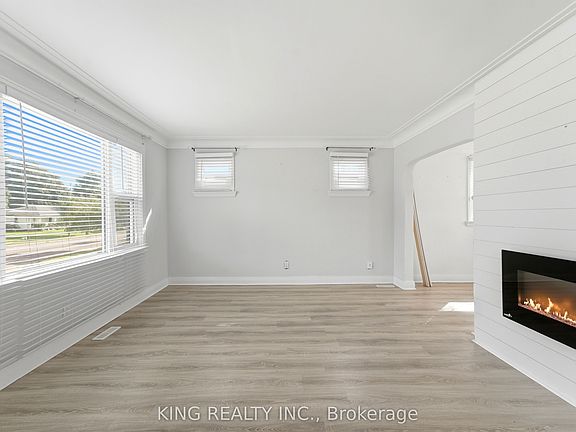 4th image of 75 Tollgate Rd