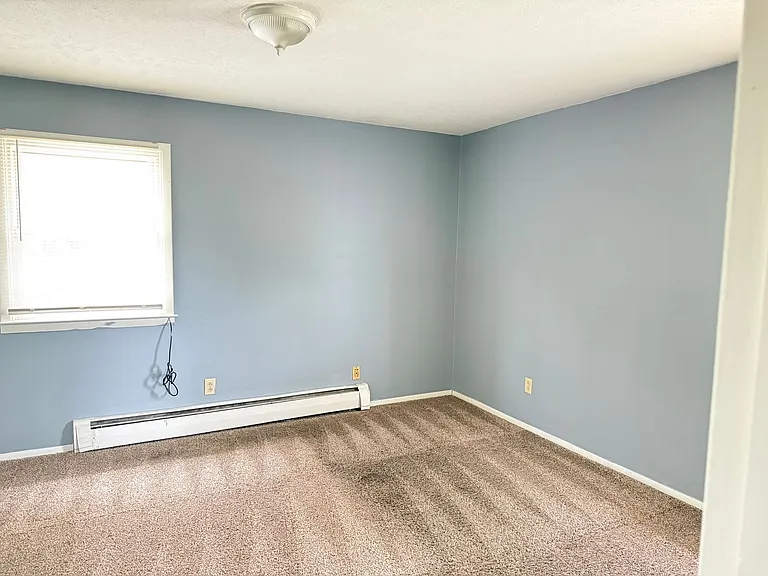 322 Riley Dr — Photo 3
