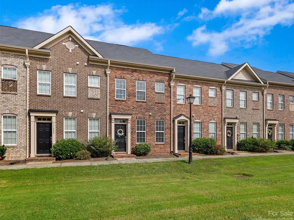 11004 Cedar Walk Ln, Charlotte, NC 28277