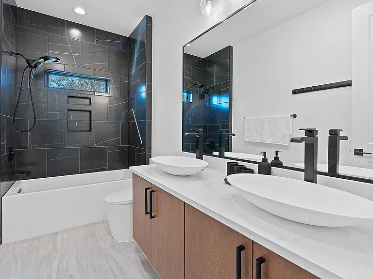 20806 Northland Cir — Photo 28