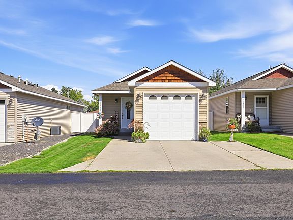 2nd image of 10305 E 5th Ln