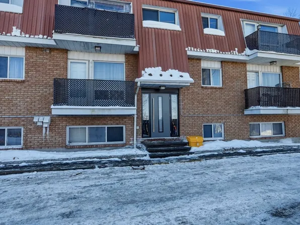 6632 Notre Dame St #105, Ottawa, ON K1C 1H1