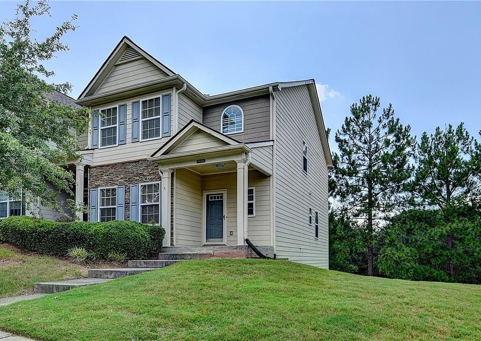 1st image of 2458 Suwanee Pointe Dr