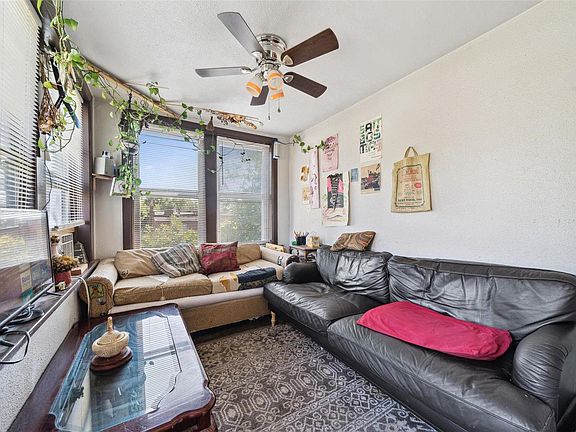 3rd image of 5214 Devonshire Ave #5216