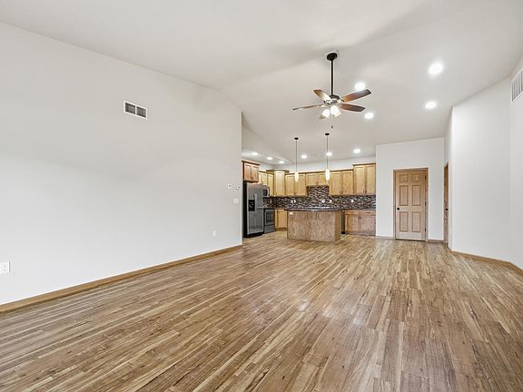 5th image of 150 Sheyenne St #I