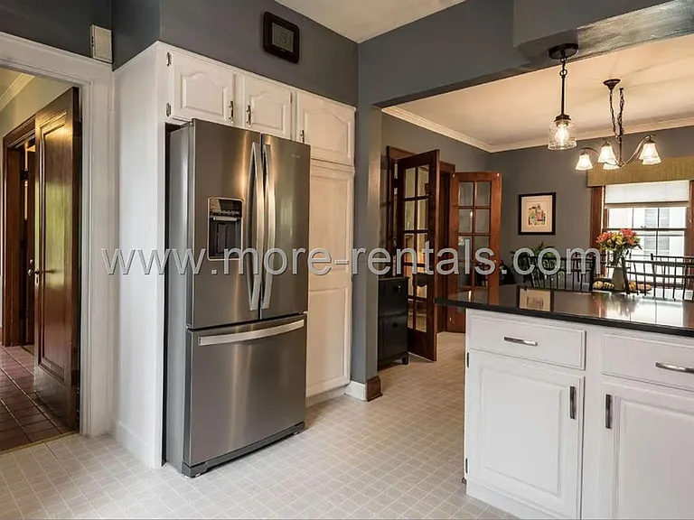 2481 Powell Ave — Photo 5