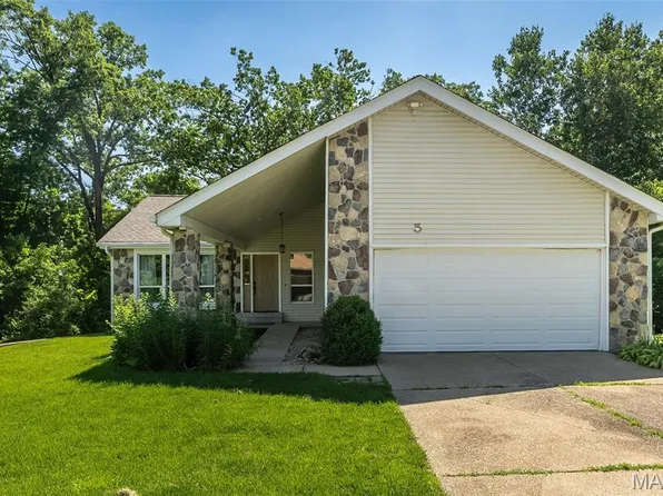 5 Provence Dr, Lake Saint Louis, MO 63367
