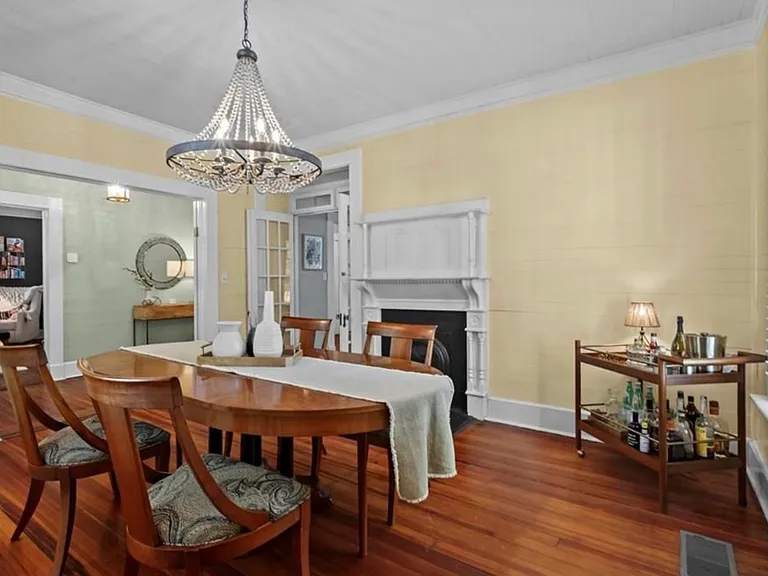 235 Powell St SE — Photo 8