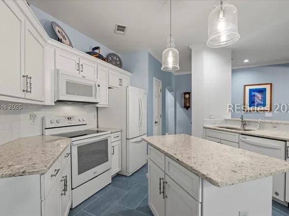 4 Indigo Run Dr APT 1723, Hilton Head Island, SC 29926