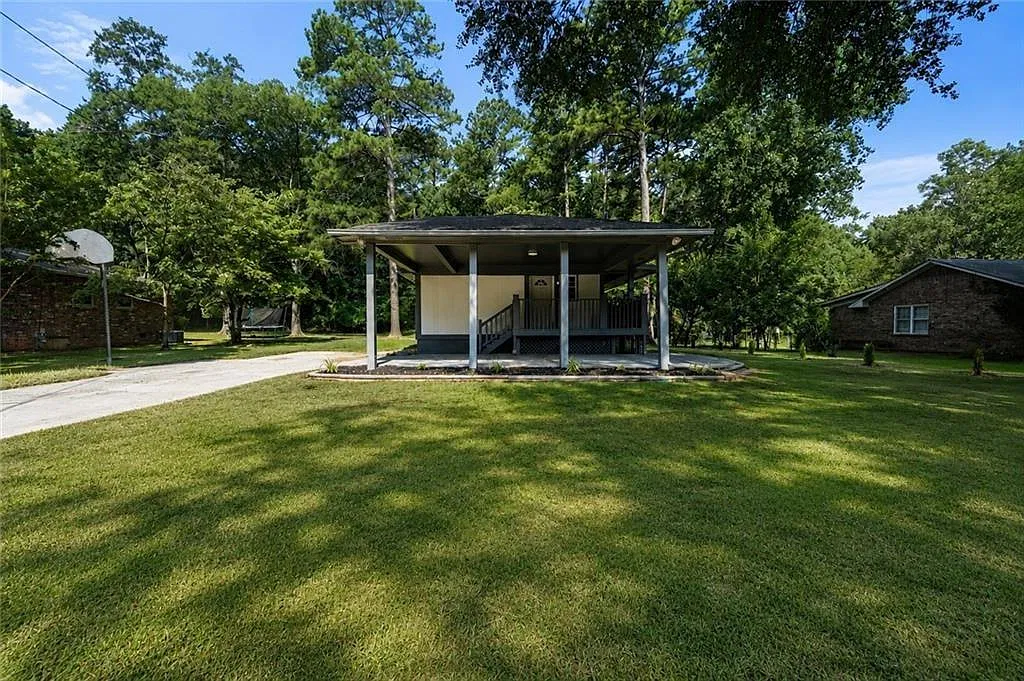 3 bed, 2.0 bath, 1234 sqft, $1,950 — Photo 1