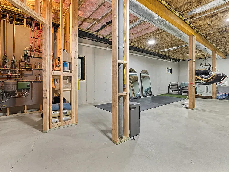 55 S Phillips Ave — Photo 39