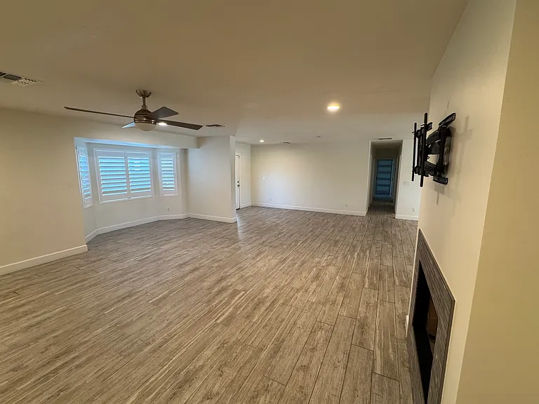 6625 E Cypress St — Photo 4