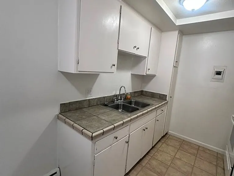 2544 Union St — Photo 36