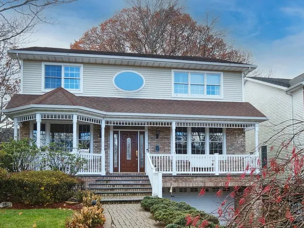5 Apple Court, Eastchester, NY 10709