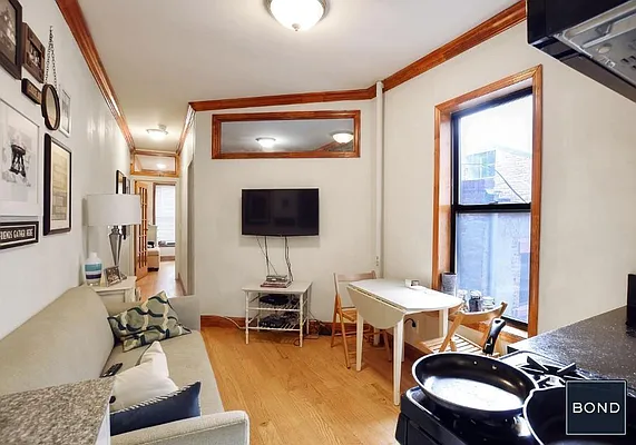 Rented by Bond New York | media 17