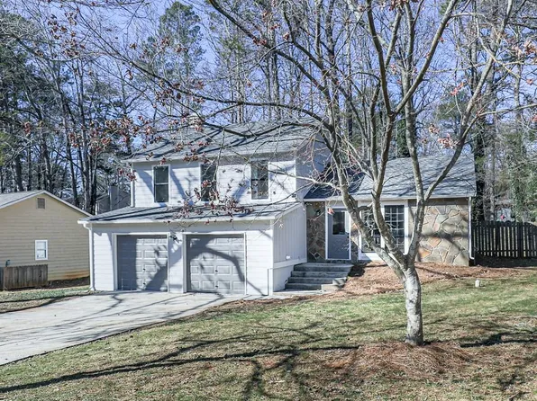 792 Greenhedge Dr, Stone Mountain, GA 30088