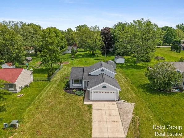 233 Jennifer Ln, Holland, MI 49423