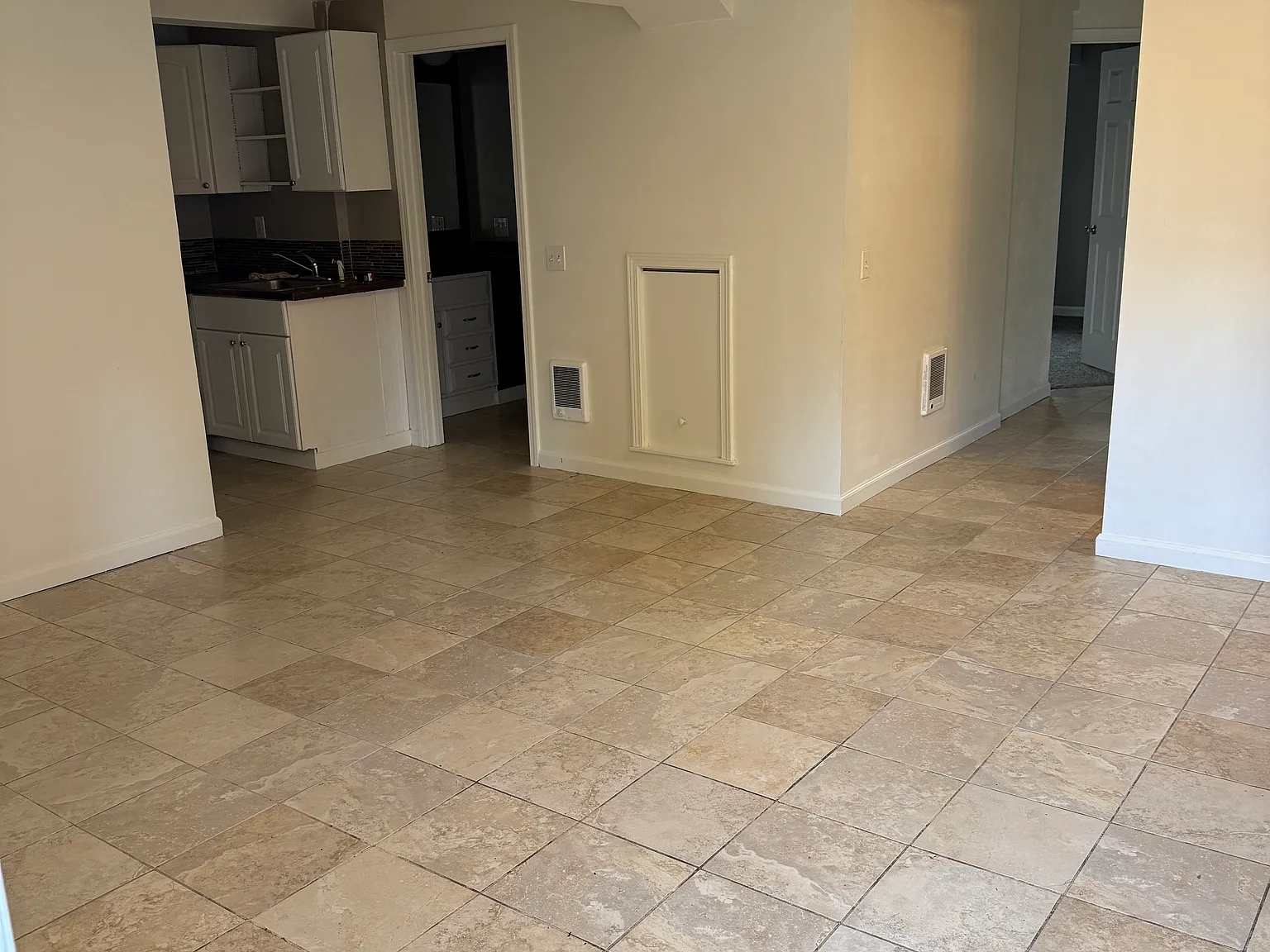2 bed, 790 sqft, $2,150 — Photo 2