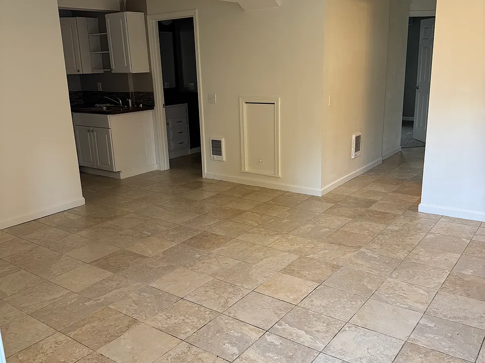 great room inside entry