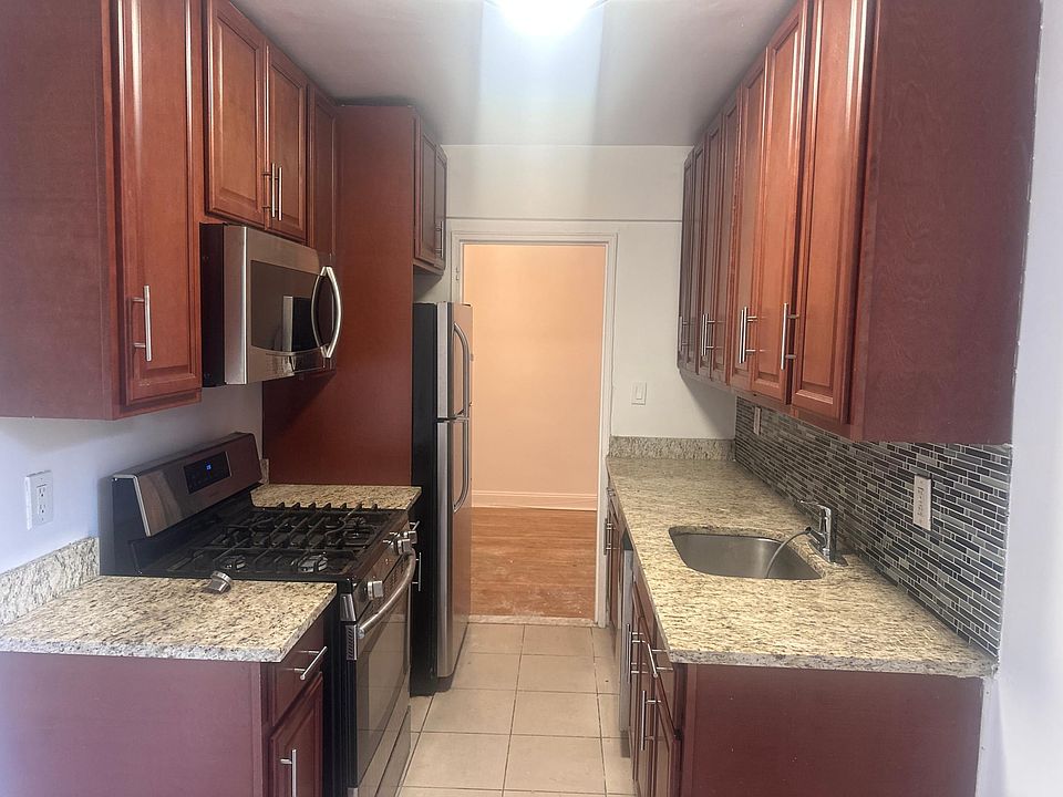2nd image of 141-65 85th Rd #141-65
