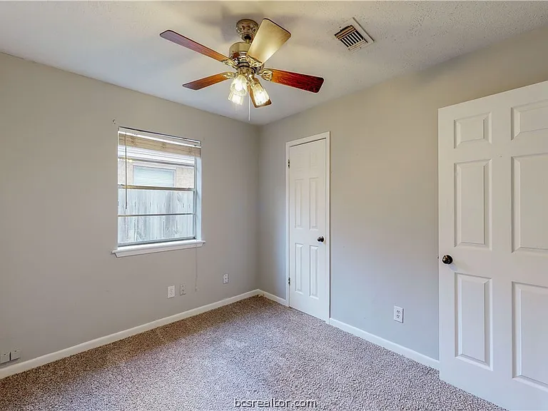 1107 Braeswood Dr — Photo 37