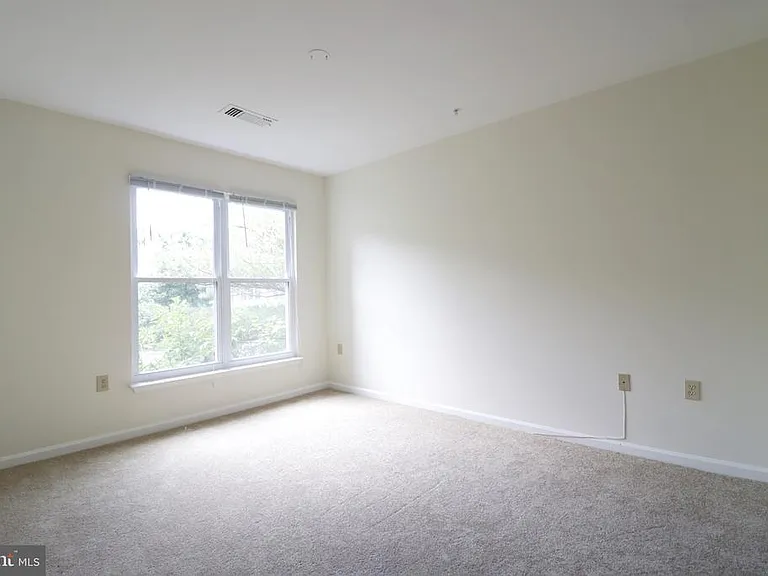 12915 Alton Sq #303 — Photo 10