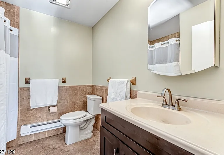 798 Eves Dr #2R — Photo 20