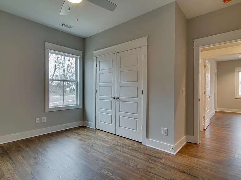 942B Strouse Ave #B — Photo 23