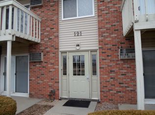 121 E Van Riper Rd APT 1, Fowlerville, MI 48836