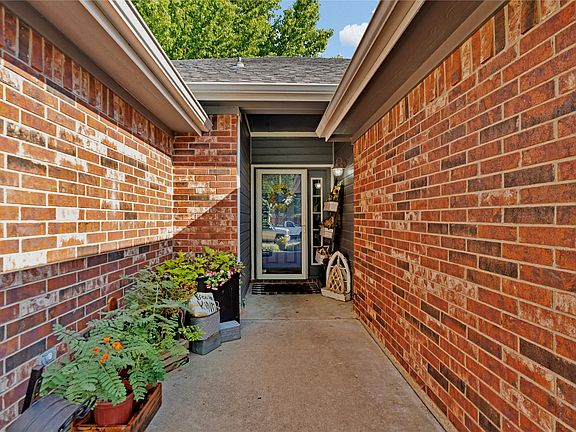 2nd image of 351 Meador Ln