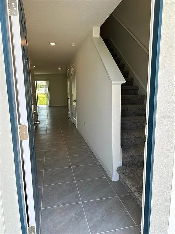 3 bed, 2.5 bath, 1463 sqft, $2,100 — Photo 2