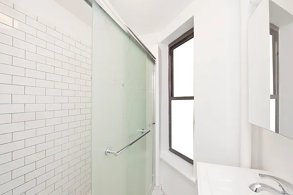 Rented by R New York | media 23