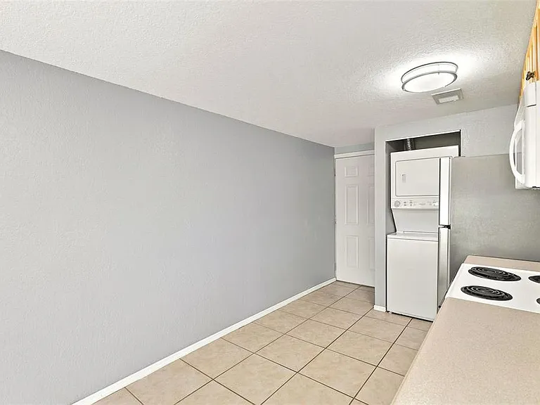 6714 Nina Rosa Dr #B — Photo 4