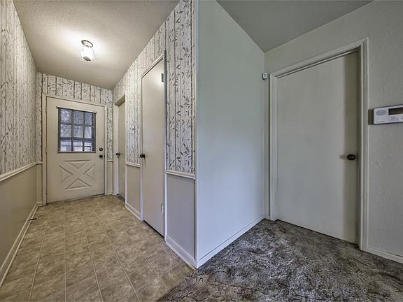 4th image of 4917 Sandalwood Ave