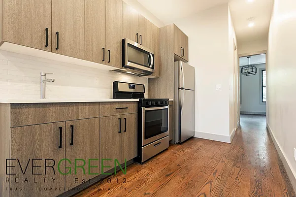 Rented by Evergreen Apartments BK | media 16