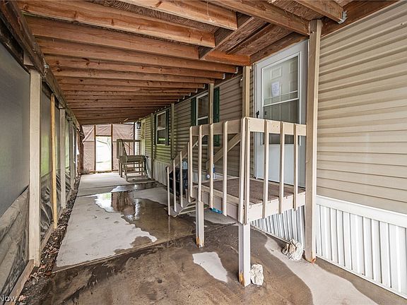 4th image of 6 Laverne Ln