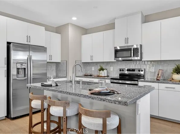 36600 Frangipani Dr, Winchester, CA 92596