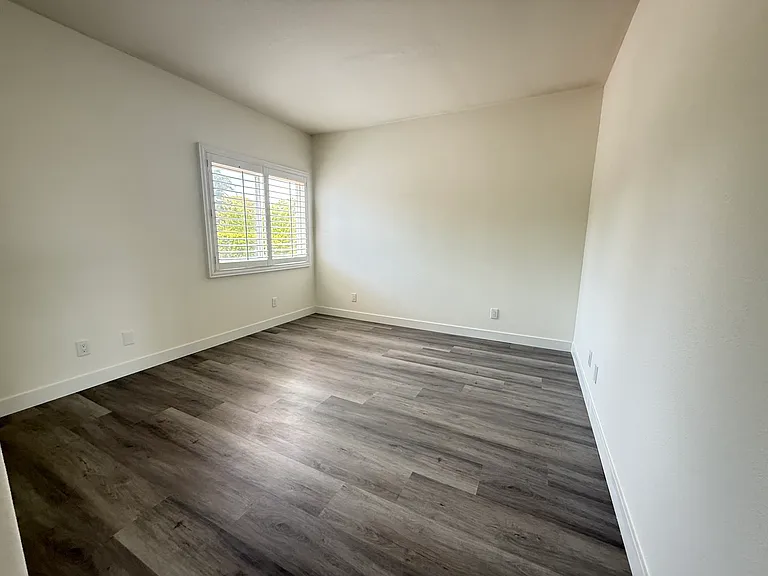 401 Hickoryhill Dr — Photo 26
